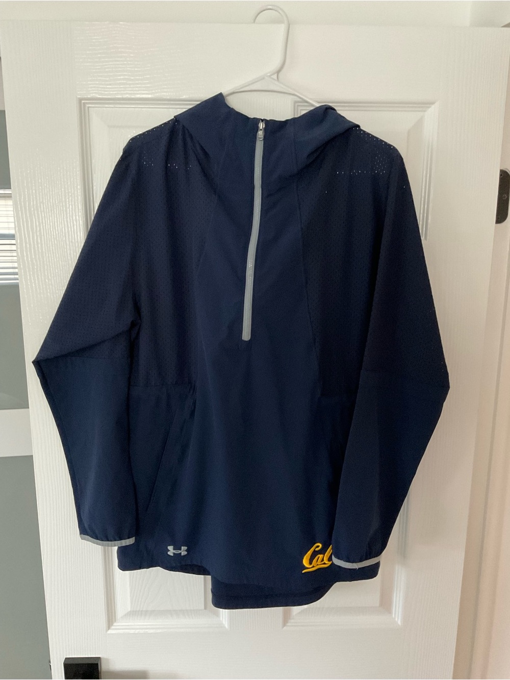 Cal state Under Armour Navy Hooded Half-Zip Rain Pullover with Gold Cal  small